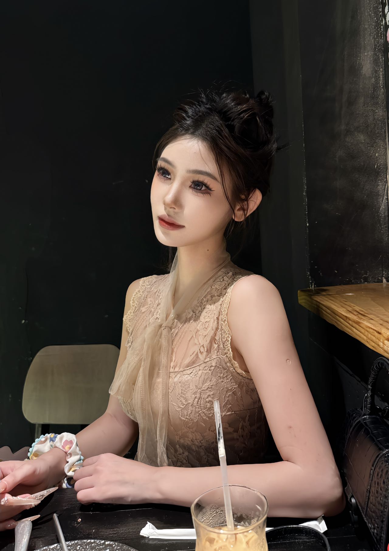 019号身高172 体重53kg 19岁